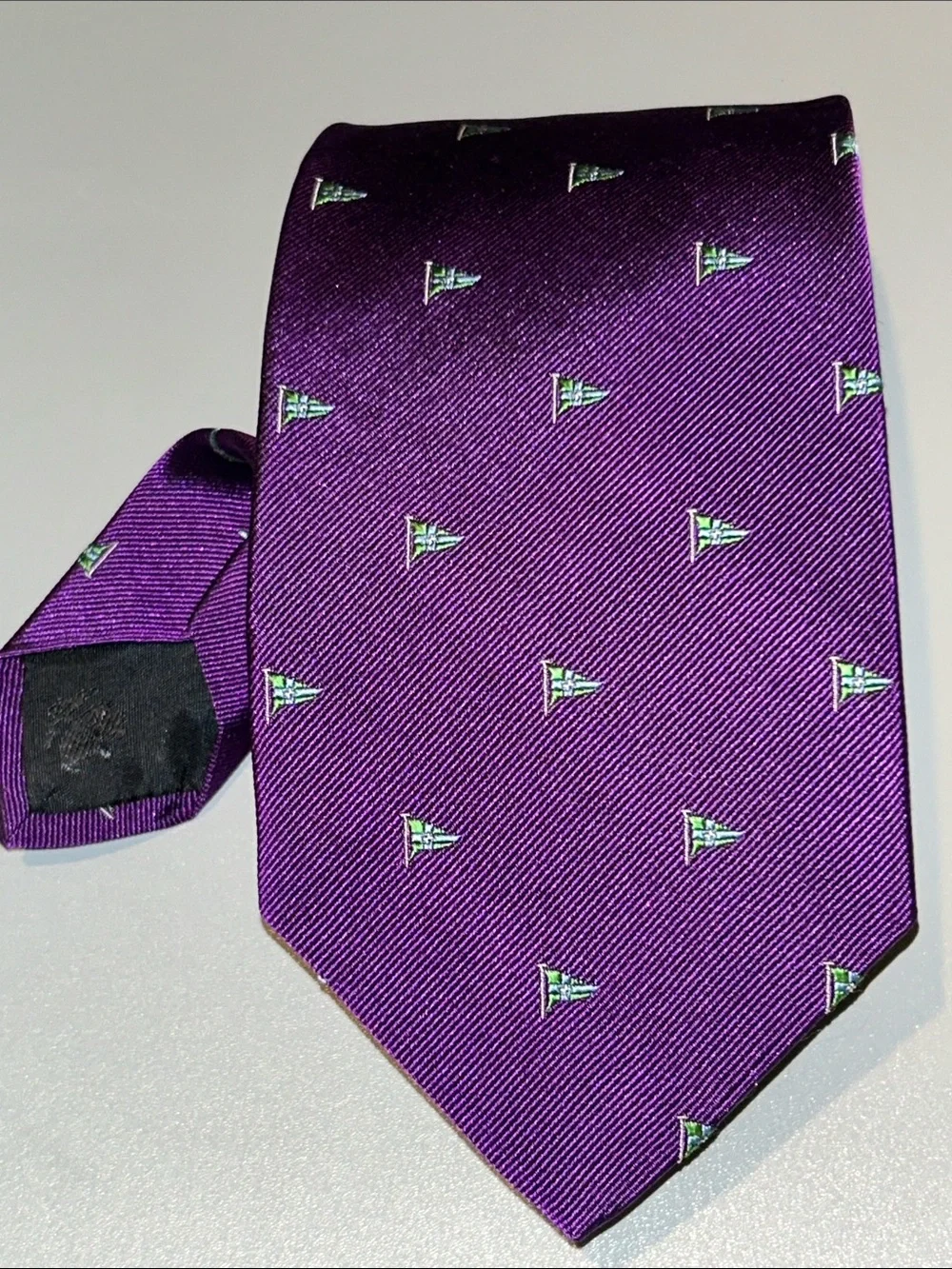 Brooks Brothers Men's Purple flags Patterned Silk Tie Classic Formal Accessory